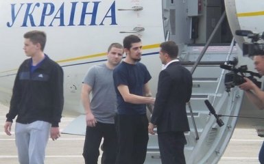 Обмін полоненими: Зеленський зустрів у Борисполі українських в’язнів Кремля