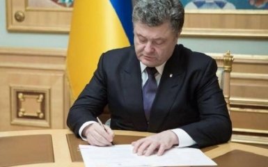 Порошенко не дал добро на закон о контрактниках