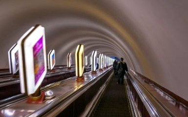 Киевлянам напомнили о временных ограничениях в работе метро