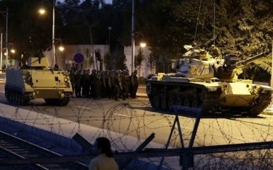 В Туреччині атакована військова база, десятки загиблих опубліковані відео