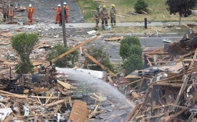 Из-за загадочного взрыва в Канаде повреждены десятки зданий: появились фото и видео