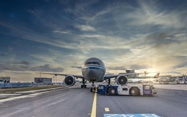 Літаки авіакомпаній РФ неочікувано почали облітати Білорусь