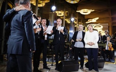 Меркель заспівала свою улюблену пісню: опубліковано відео