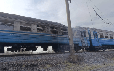 Дрон РФ ударив по потягу на Дніпропетровщині — є загиблий і поранені