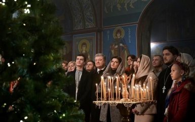 "Різдво - народження надії на порятунок": Порошенко привітав українців зі святом