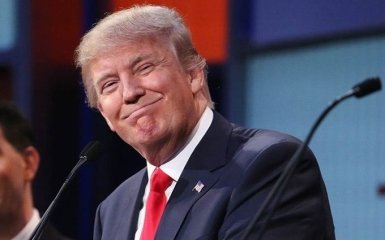 У Трампа явно комплексы: сеть насмешил ответ президента США Шварценеггеру