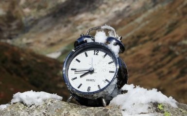 Україна перейшла на зимовий час — яка зараз година