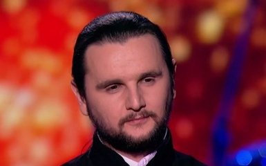 Священик проникливо виконав пісню Вакарчука на "Голосі країни": опубліковано відео