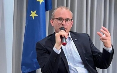 Необходимо стремительно нарастить производительности ВПК Германии для помощи Украине в войне на истощение  — депутат Бундестага