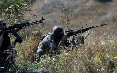 Боевики из гранатометов и пулеметов атакуют силы ООС на Донбассе: среди бойцов ВСУ есть раненые