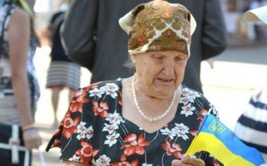 Блогер розповів про україномовну бабусю з Донбасу: вона проти Росії і Майдану