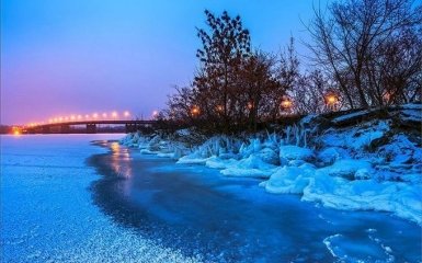 Дніпро засипало снігом: в мережі публікують фото справжньої зимової казки