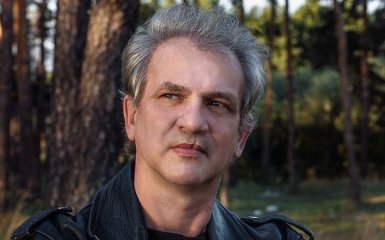 Экс-участник культовой российской группы госпитализирован с тяжелыми травмами