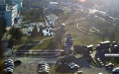 Огромная колонна российской техники вошла в Крым: появилось фото