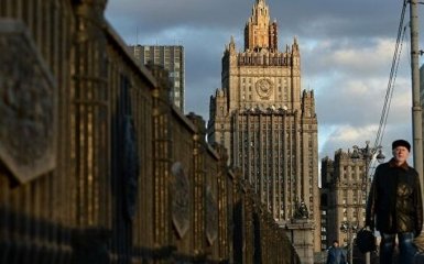 Twitter зробив "офіційним" статус аккаунта МЗС РФ в окупованому Криму
