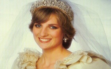 Королівський торт з весілля Чарльза і Діани продали на аукціоні за рекордну суму