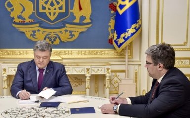 Порошенко подписал принятый Радой закон о пенсиях