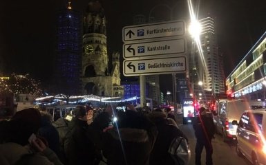 Трагедия с грузовиком в Берлине: появились новые фото, видео и подробности