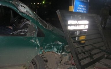 Пьяный водитель снес пограничный КПП на Одесчине: опубликовано видео