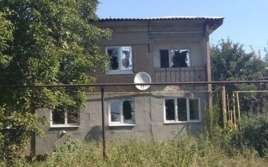 Бойовики обстріляли село в Луганській області, загинув мирний житель: опубліковані моторошні фото наслідків