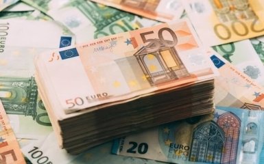 Курс валют на сьогодні 9 листопада: долар дорожчає, евро подешевшав
