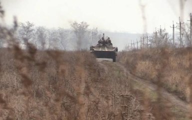 Бойовики залишають позиції: військові показали, що відбувається на Донбасі