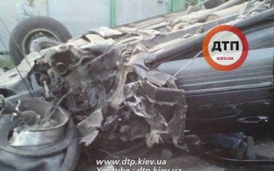 Под Киевом пьяный на Lexus чуть не сбил детей: опубликованы фото