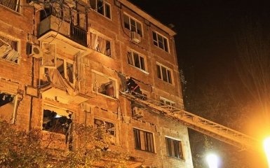 Взрыв в жилом доме Донецка: появились данные о пострадавших и версии