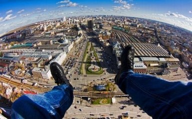 Китайський руфер зняв на відео власну загибель