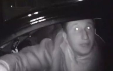 Пьяный водитель угрожал полицейским мамой: опубликовано видео