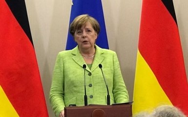 Спочатку доступ України до кордону, а потім вибори - Меркель на зустрічі з Путіним