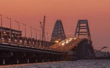 Аксьонов заявив про "НП" на Кримському мосту — опубліковані перші фото і відео