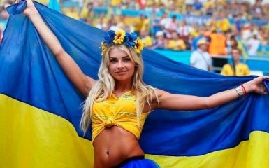 Украинская болельщица поразила своей красотой на Евро-2016: опубликованы фото
