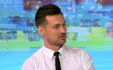 Милевский в прямом эфире подарил чайник легенде "Динамо": опубликовано видео