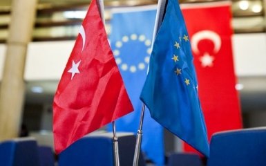 Туреччина вирішила радикально домагатися скасування віз з ЄС