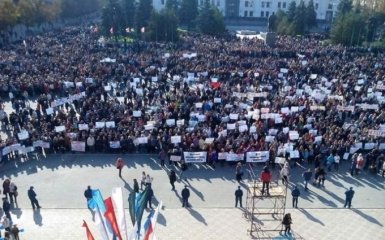 Соцсети насмешили боевики ЛНР, сгоняющие студентов на митинги: появилось фото документа