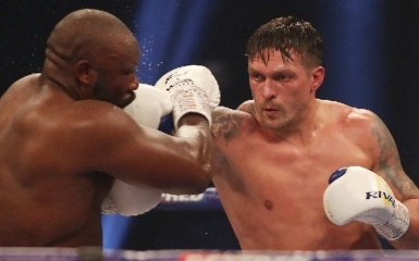 Усик у важкому бою переміг Чісору — повне відео