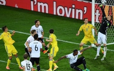 Порошенко поблагодарил сборную Украины за борьбу