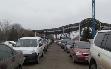 Десятикілометрові черги: на кордоні України і Польщі виник серйозний колапс