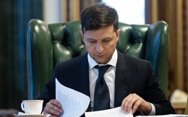 Надо жесткого мужика: Слуга народа раскритиковала политику Зеленского