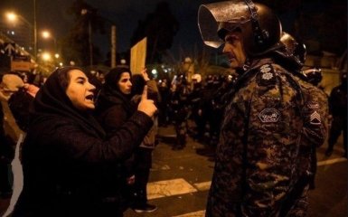 Геть диктатора: Тегеран накрила нова хвиля масових протестів через збитий літак МАУ