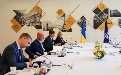 Україна поскаржилася в НАТО на шантаж Росії по Донбасу