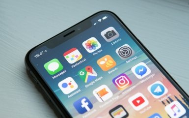 Gorilla Glass против UTG: зачем Galaxy Flip 8 использует радикально разные стекла