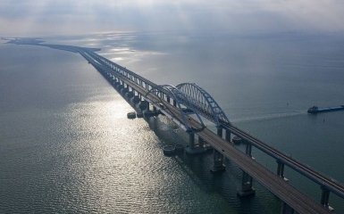 Подоляк заявив про необхідність знищення Кримського мосту