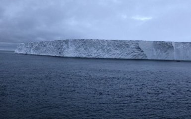 Крупнейший в мире айсберг полностью растаял