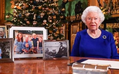 Єлизавета II показала головних спадкоємців на престол: видовищне фото