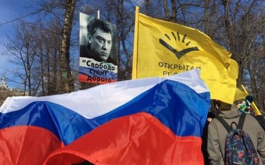 В России люди собрались почтить память Бориса Немцова: появились фото и видео