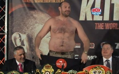 Тайсон Фьюри шокировал Кличко своим пивным животом: опубликованы фото и видео