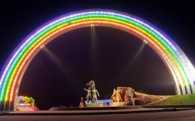 В Минкультуры рассказали, что будет с символом дружбы с Россией