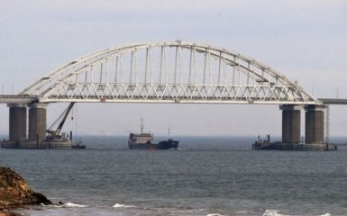 Кораблі ВМС України продовжать ходити через Керченську протоку - глава Міноборони